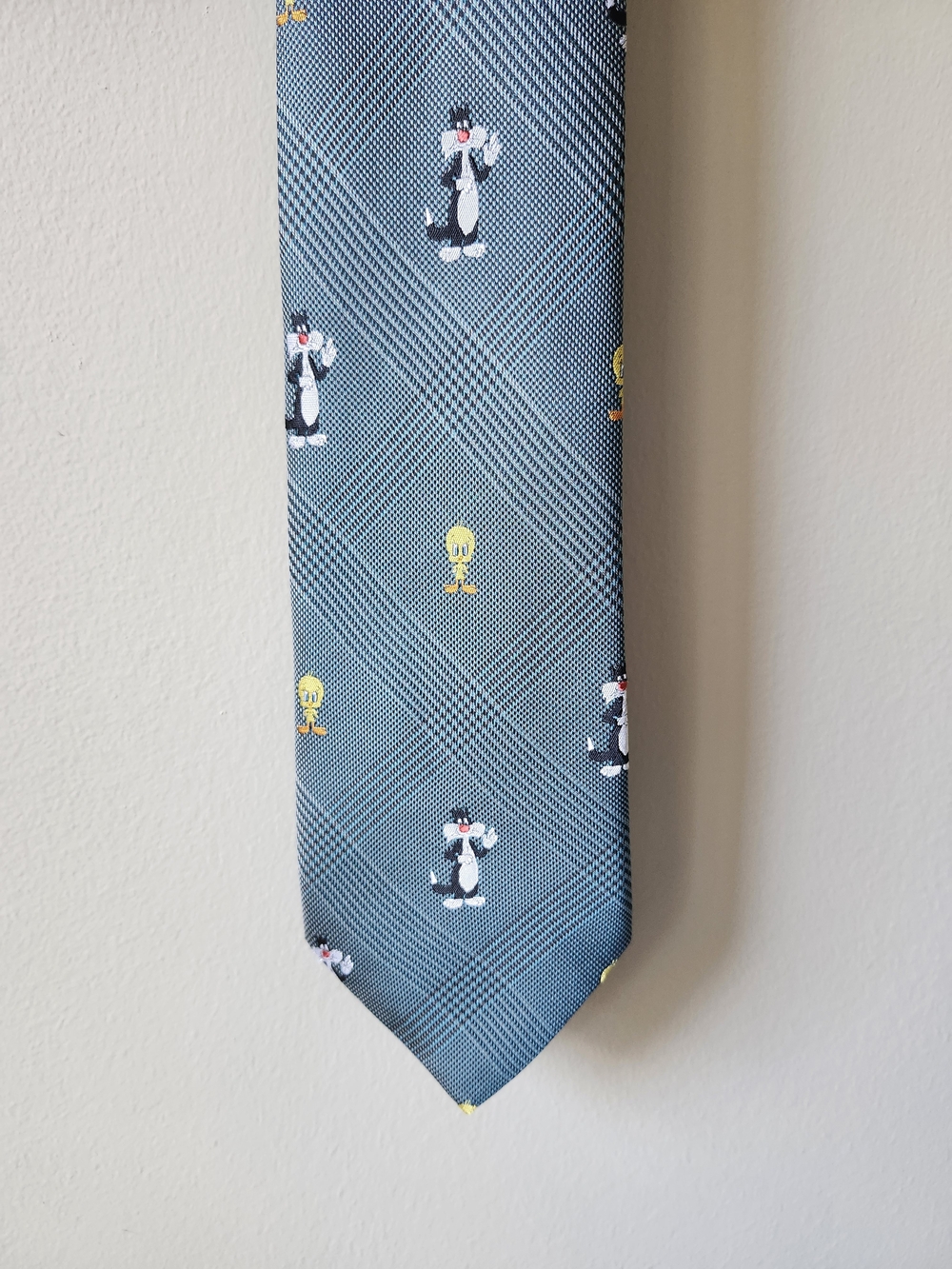 ✨️ Warner Bros. Tie with Tweety and Sylvester Motifs